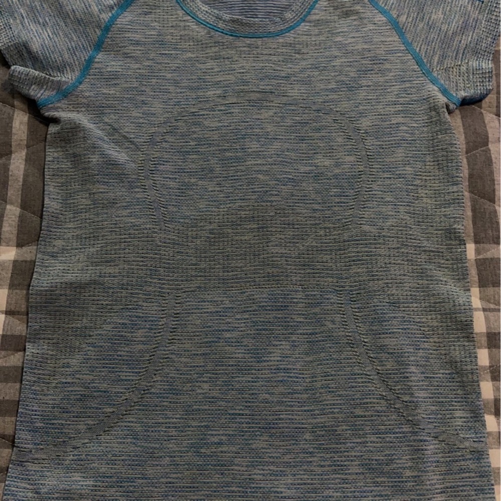 Lululemon Swiftly Tech Crew In Size 4 - image 2
